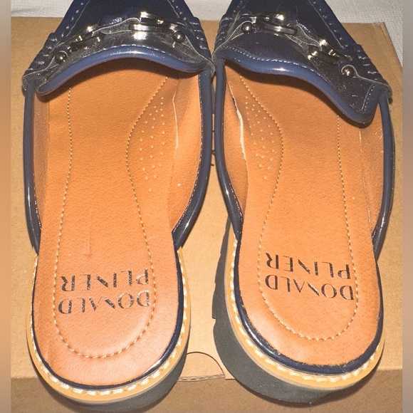 Donald Pliner Women's Elta Navy-Crinkle Patent Slip On Loafers - Sz 7.5 - NWOB - Picture 6 of 7